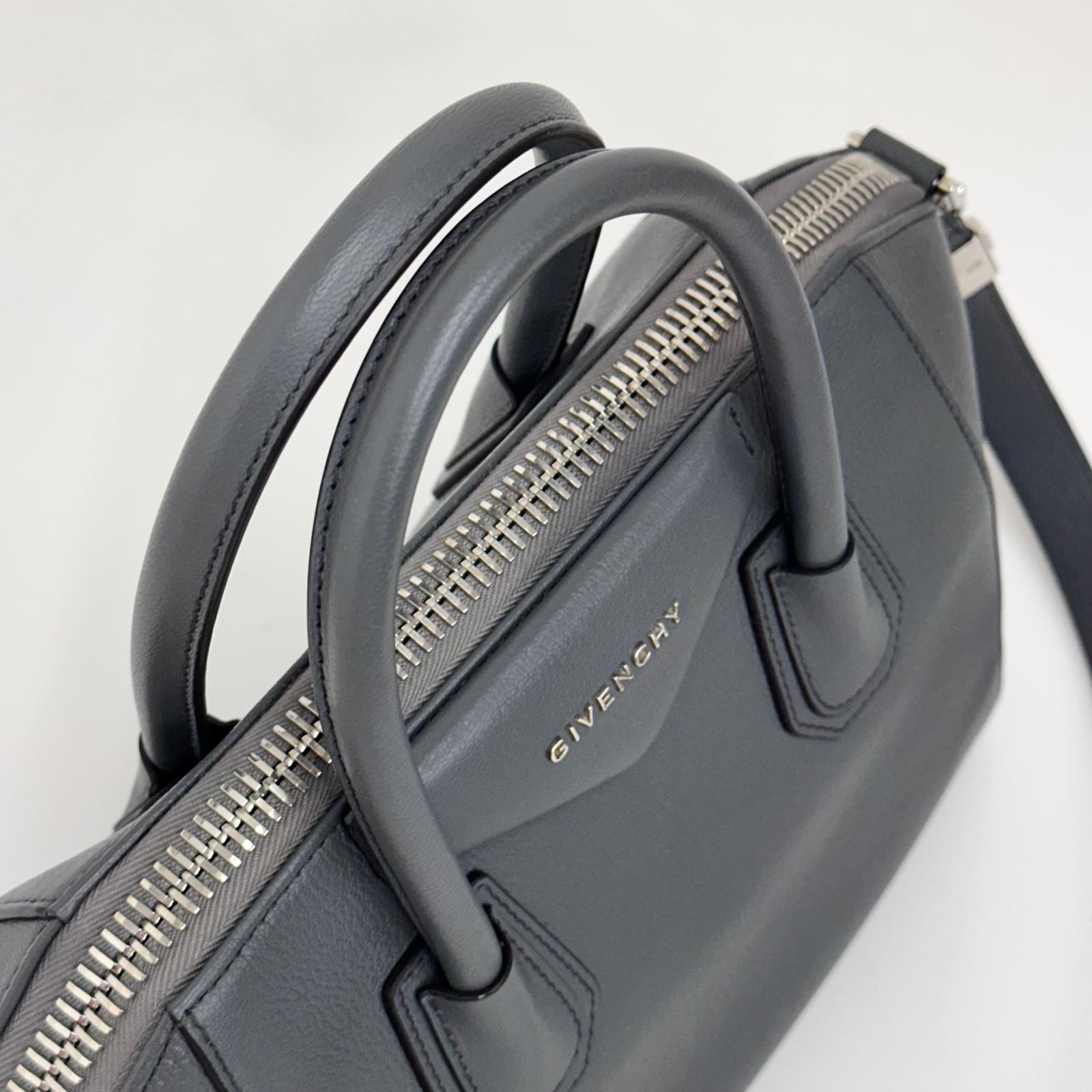 Givenchy Borsa Antigona Small in Pelle Grigio Ardesia con Tracolla