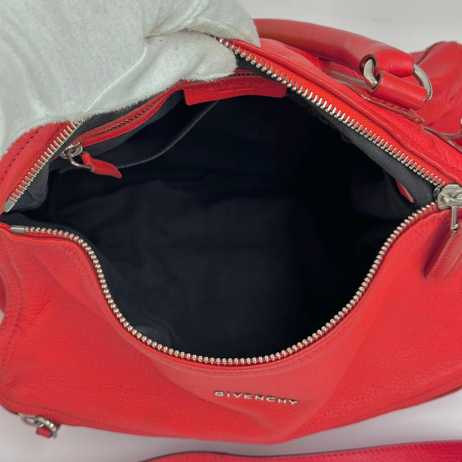 Givenchy Borsa Pandora Medium in pelle rossa con tracolla