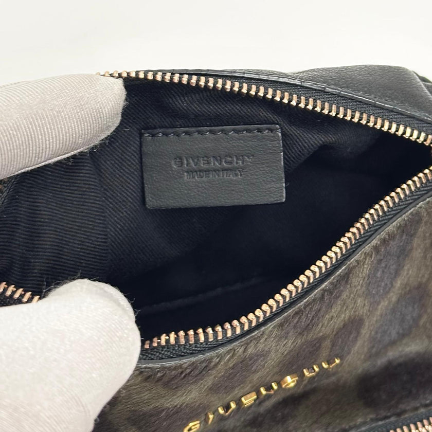 Givenchy Borsa mini clutch Pandora con laccio – cavallino leopardato e pelle nera