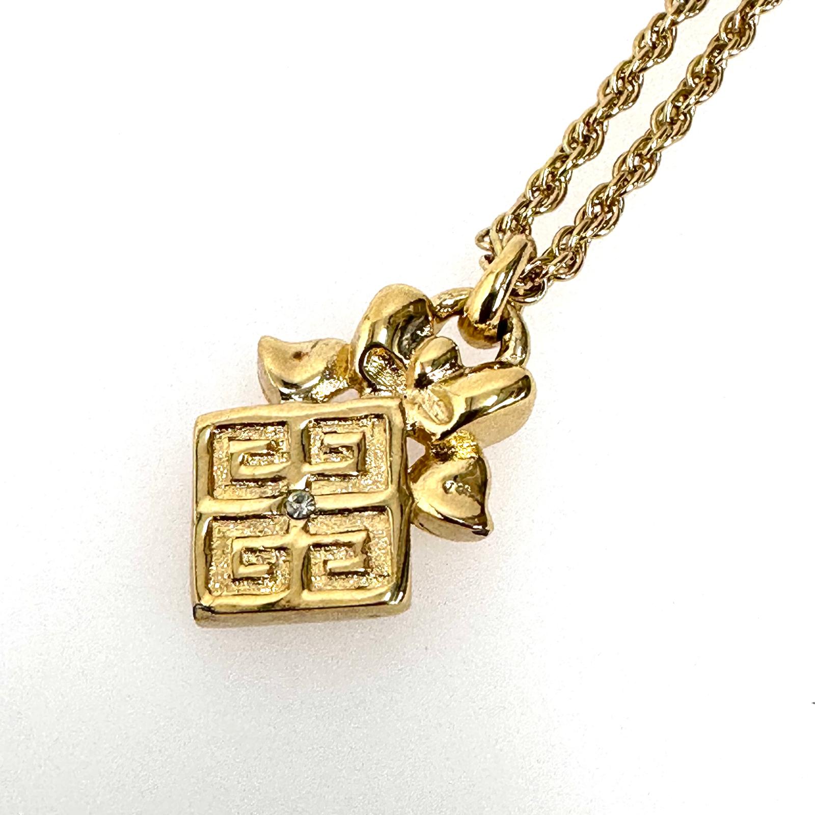Givenchy Collana vintage con charm logo 4G dorato
