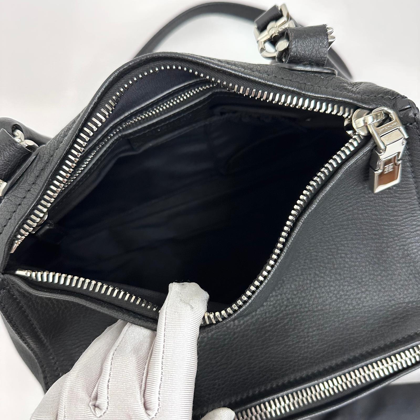 Givenchy borsa Pandora piccola in pelle nera