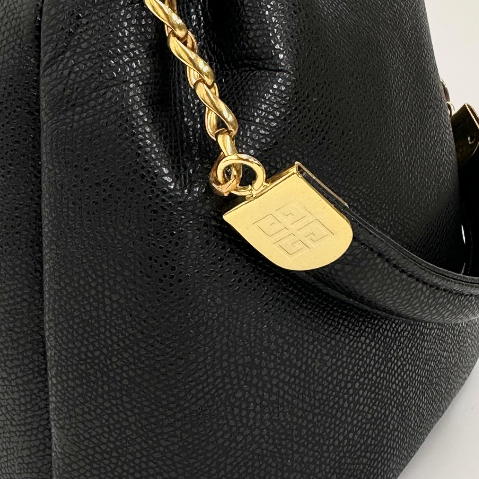 Givenchy borsa a mano secchiello mini vintage in pelle martellata nera
