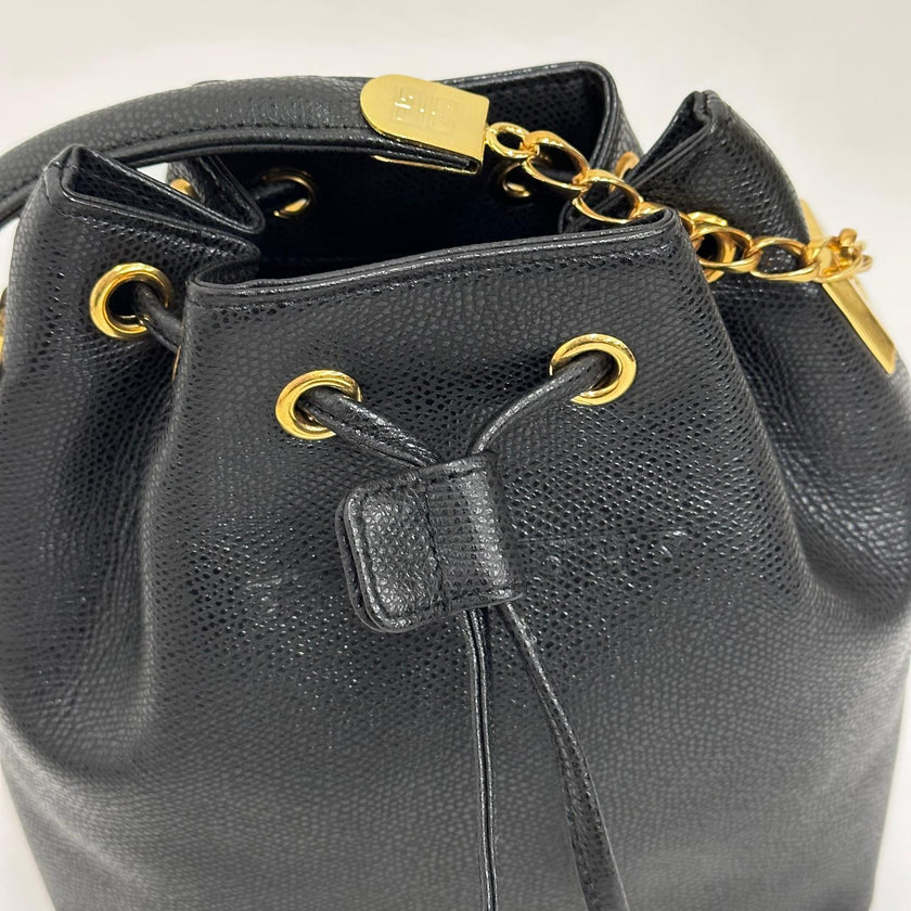 Givenchy borsa a mano secchiello mini vintage in pelle martellata nera