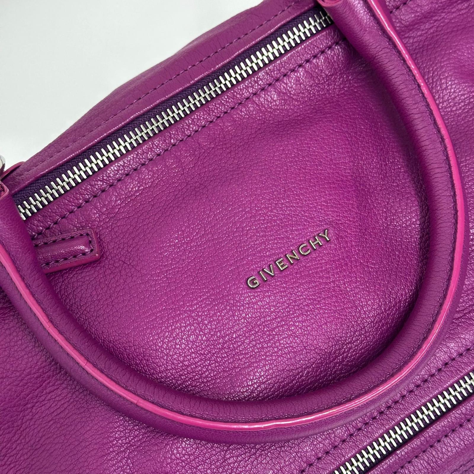 Givenchy borsa a tracolla Pandora Medium in pelle magenta