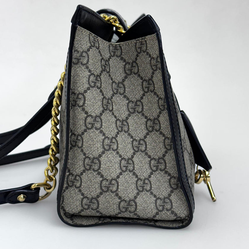 Gucci Borsa Padlock GG Supreme con finiture nere
