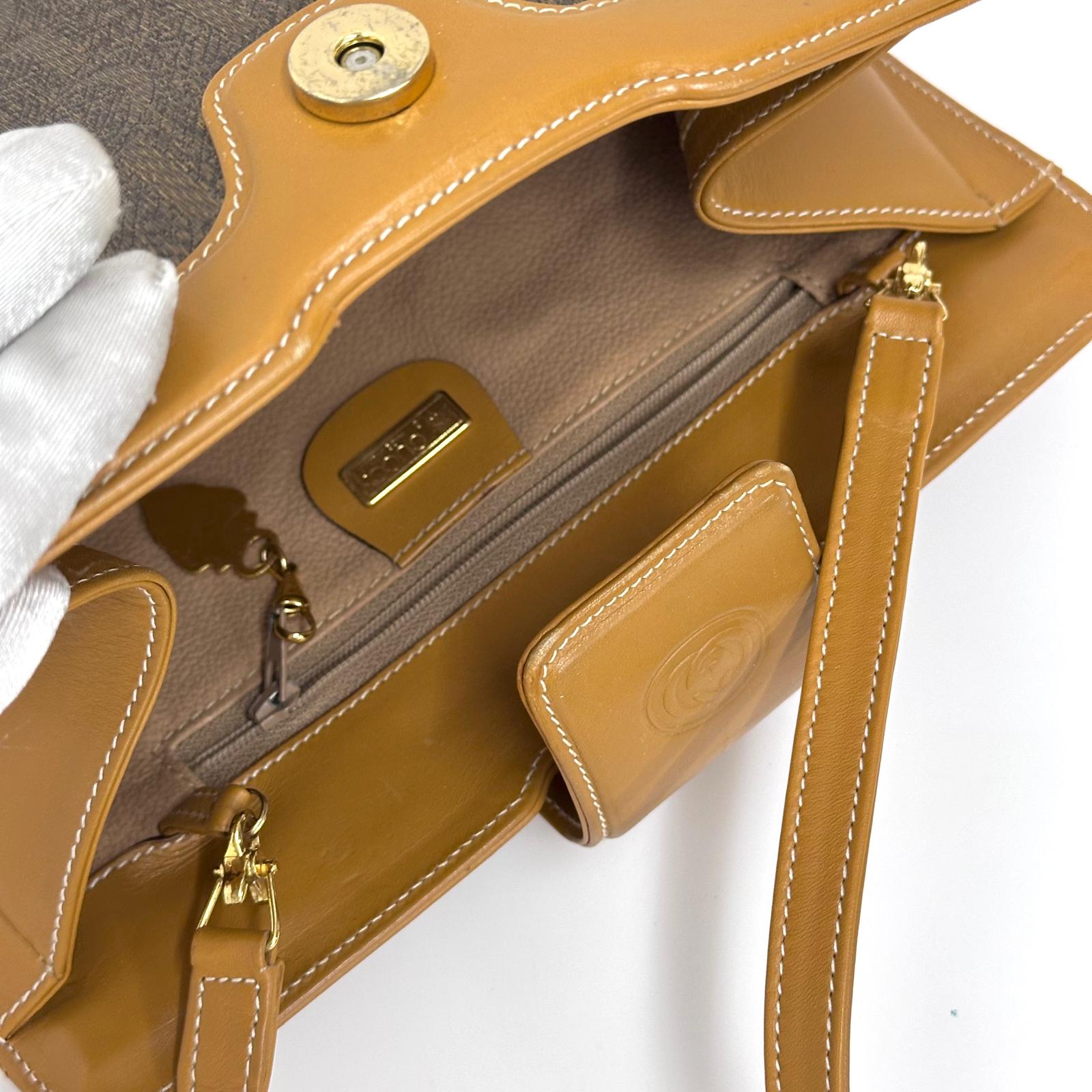 Gucci Borsa Tracolla Vintage anni ’70-’80 in Tela GG e Pelle