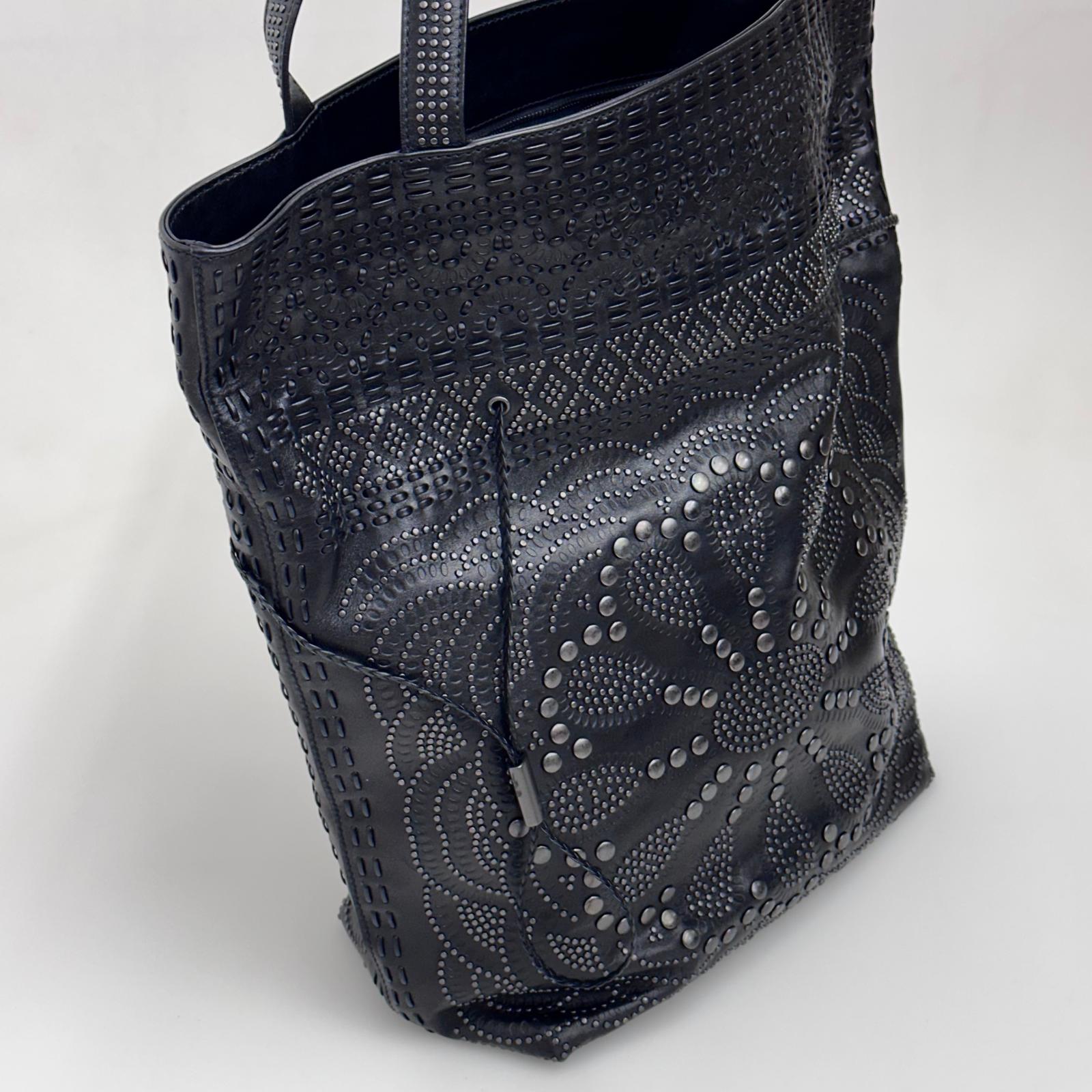 Gucci Borsa Vintage Maxi Tote in Pelle Nera con Borchie