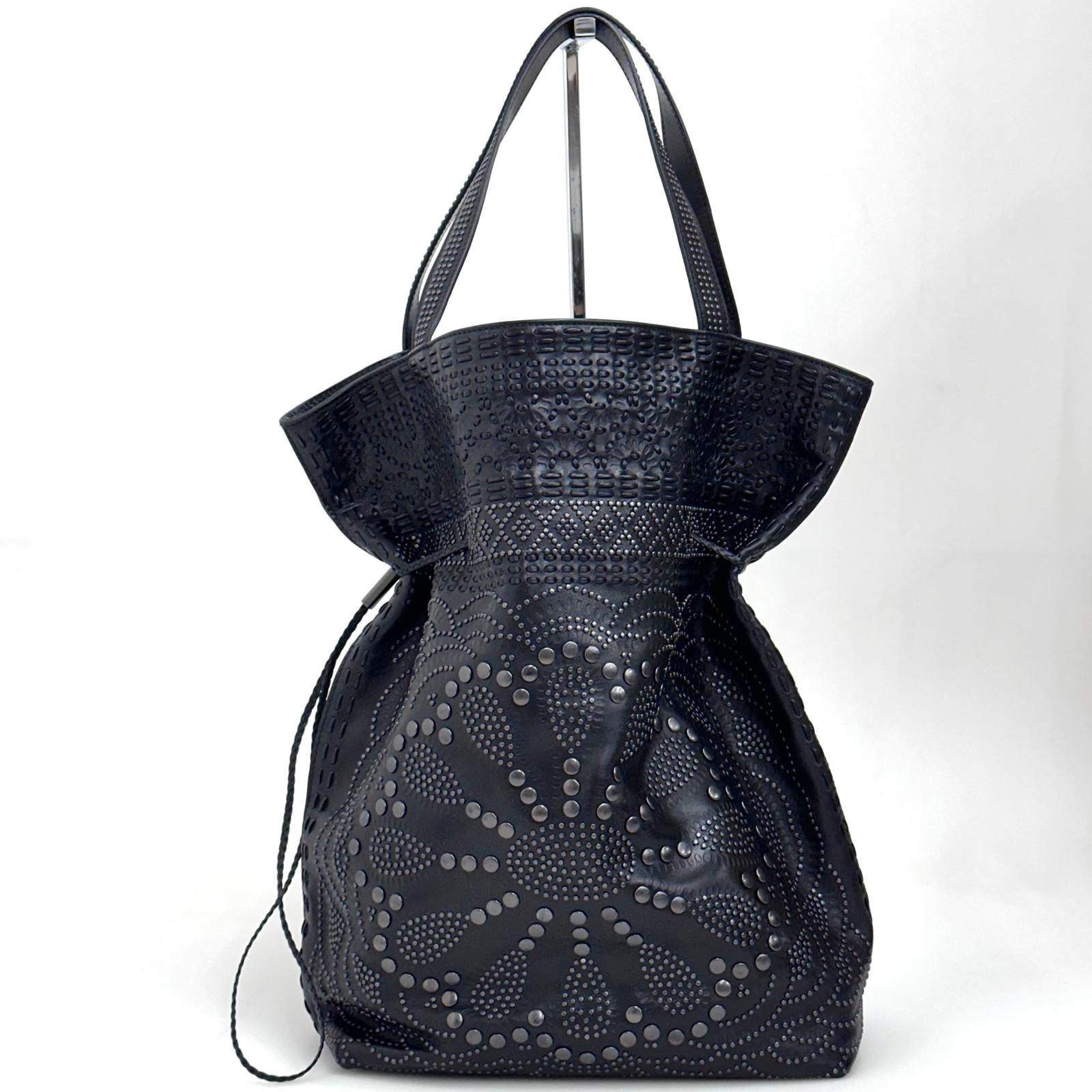Gucci Borsa Vintage Maxi Tote in Pelle Nera con Borchie