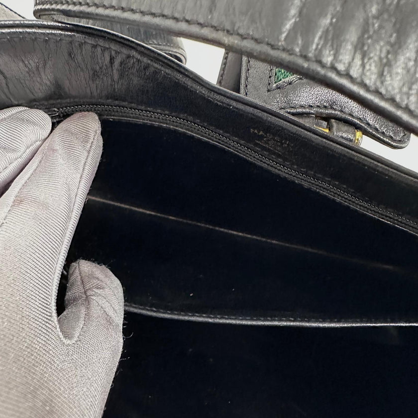 Gucci Borsa Vintage a Spalla in Pelle Nera con Fascia Web