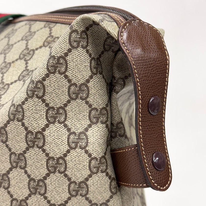 Gucci Borsa Vintage da viaggio a spalla in tela GG Supreme con Web stripe