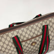 Gucci Borsa Vintage da viaggio a spalla in tela GG Supreme con Web stripe