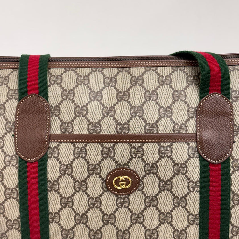 Gucci Borsa Vintage da viaggio a spalla in tela GG Supreme con Web stripe