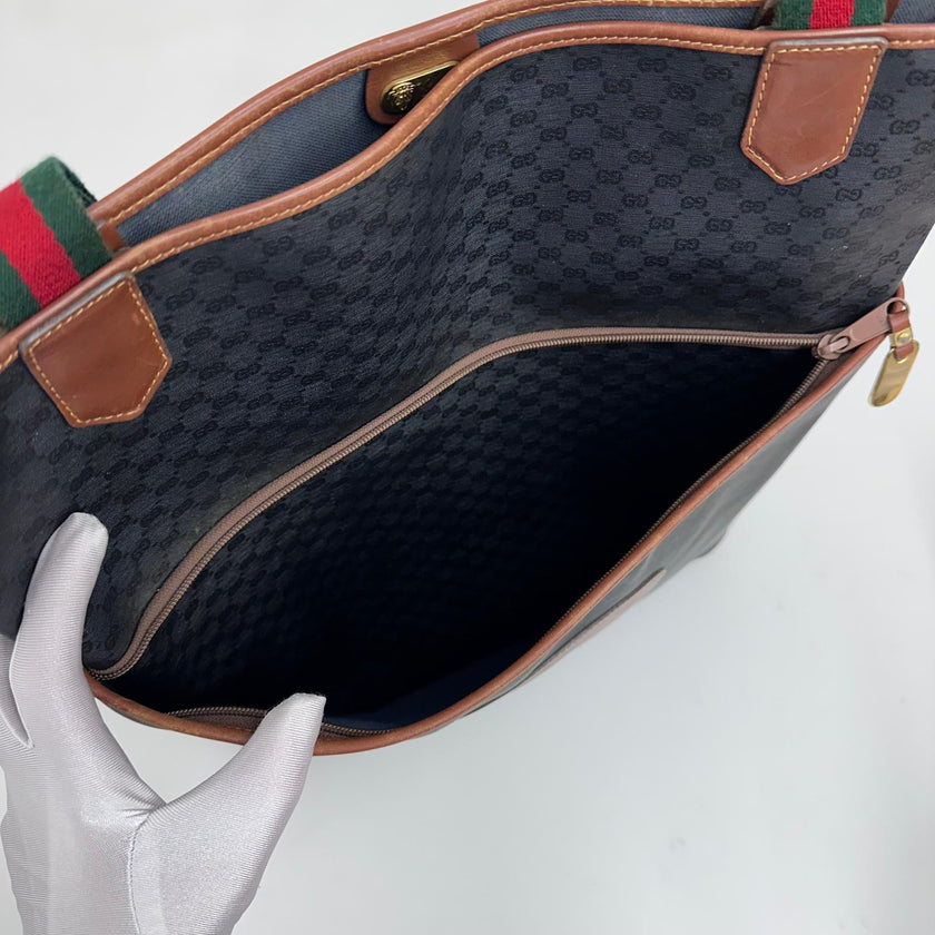Gucci Borsa Web vintage a spalla in tela Micro GG nera e pelle marrone