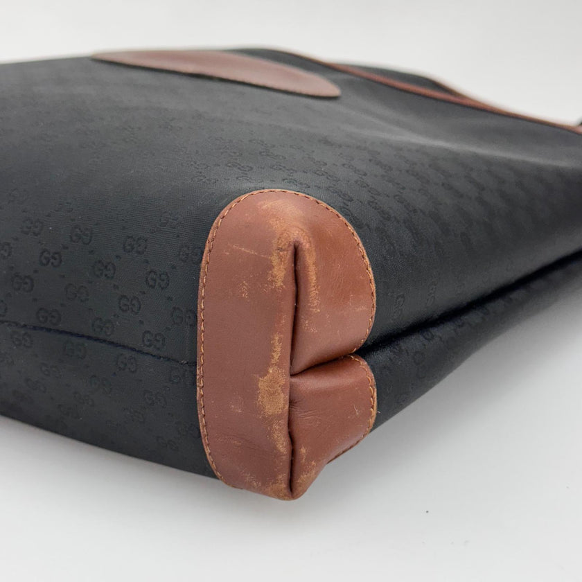 Gucci Borsa Web vintage a spalla in tela Micro GG nera e pelle marrone