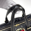 Gucci Borsa a Spalla Britt in Vernice Nera con Logo Smaltato