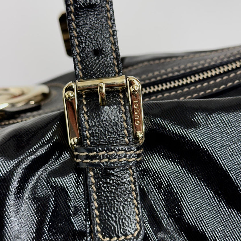 Gucci Borsa a Spalla Britt in Vernice Nera con Logo Smaltato