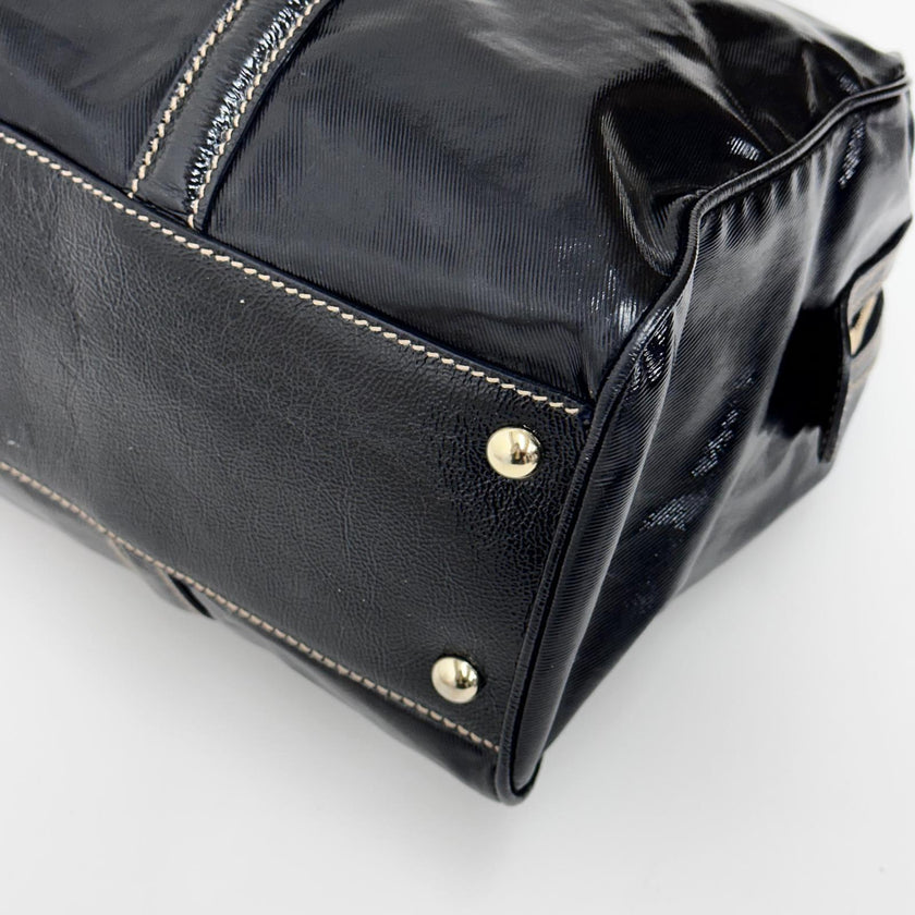 Gucci Borsa a Spalla Britt in Vernice Nera con Logo Smaltato