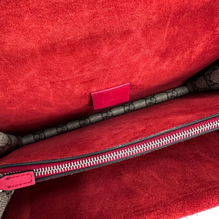 Gucci Borsa a Spalla Dionysus GG Supreme Grande con Dettaglio in Suede Rosso