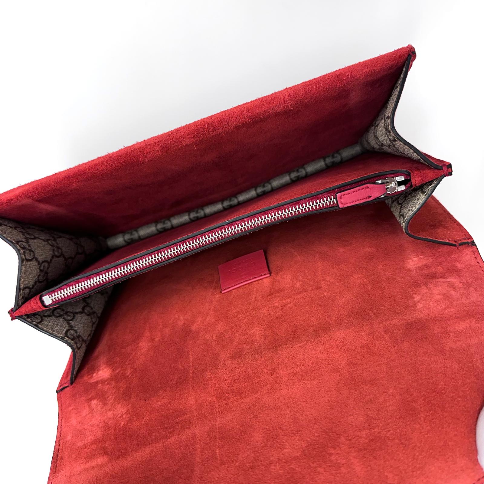 Gucci Borsa a Spalla Dionysus GG Supreme Grande con Dettaglio in Suede Rosso