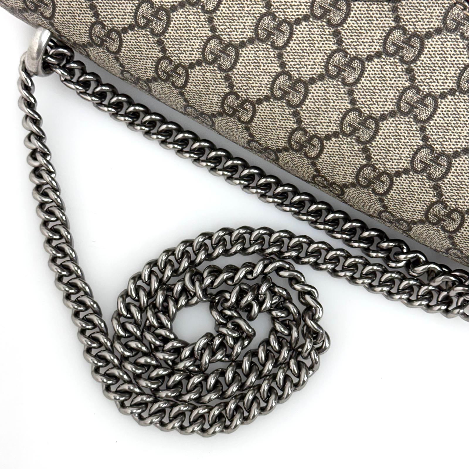 Gucci Borsa a Spalla Dionysus GG Supreme Grande con Dettaglio in Suede Rosso