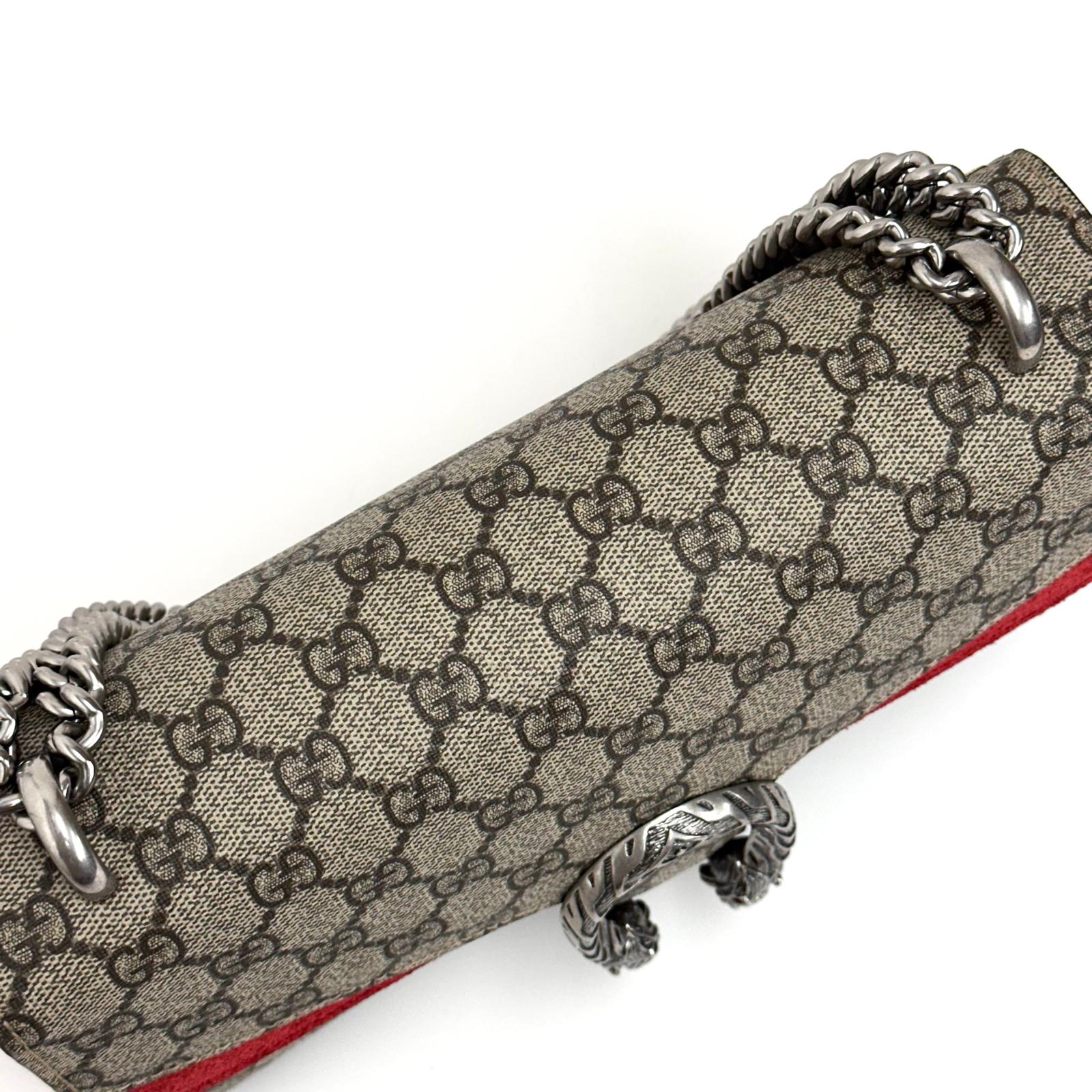 Gucci Borsa a Spalla Dionysus GG Supreme Grande con Dettaglio in Suede Rosso