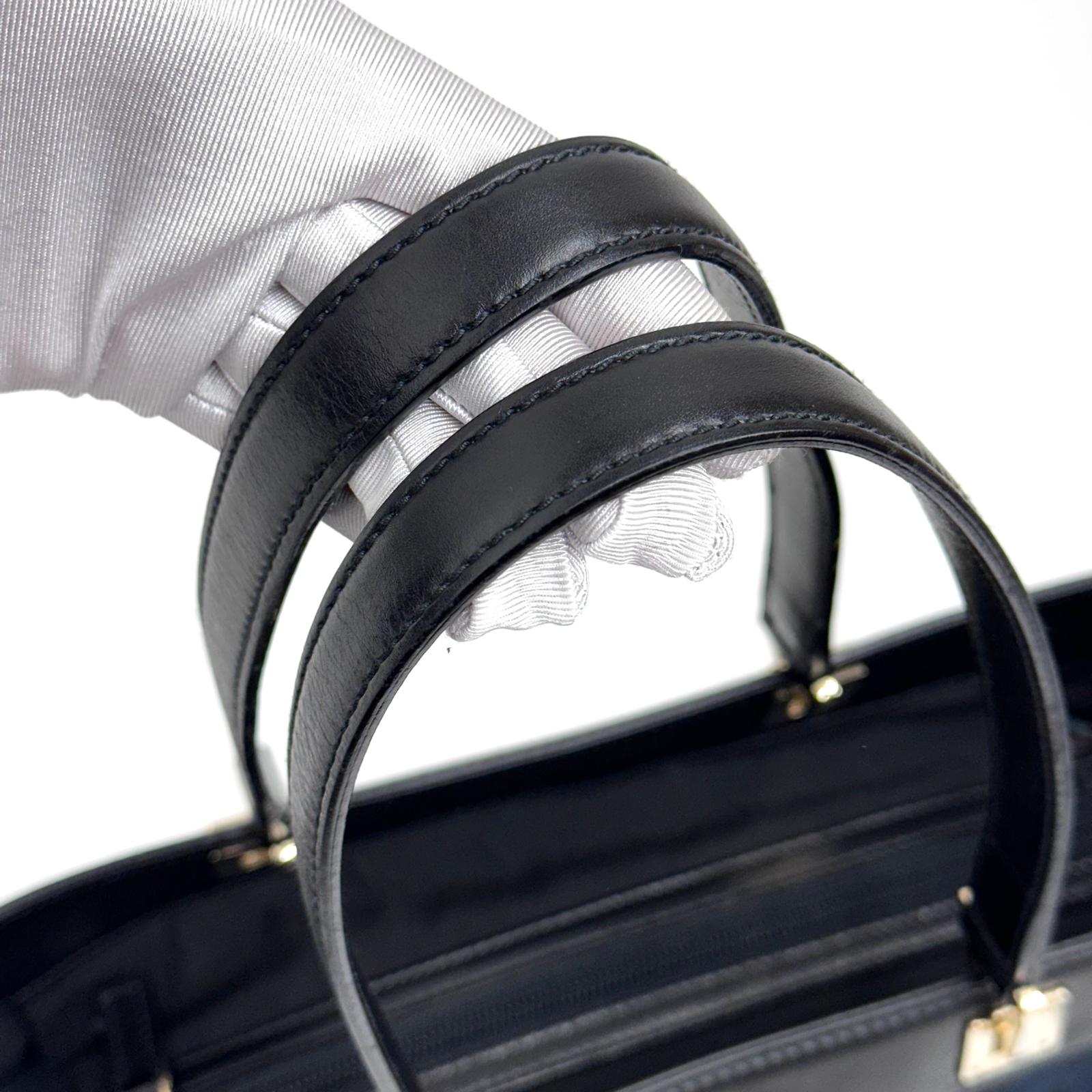 Gucci Borsa a Spalla in Tessuto GG Nero e Pelle