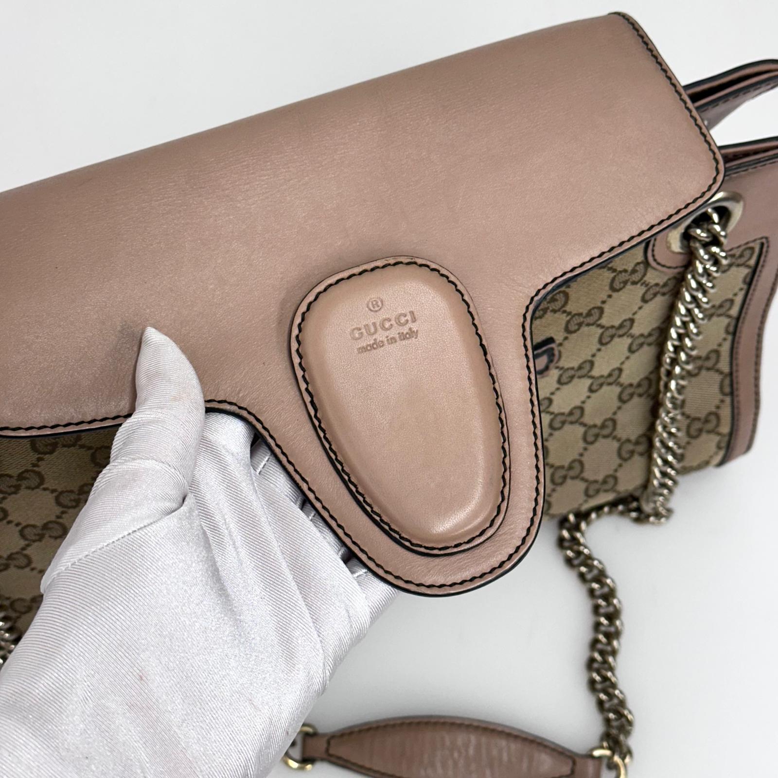 Gucci Borsa a spalla Emily GG Supreme beige rosa cipria con catena