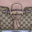 Gucci Borsa a spalla Emily GG Supreme beige rosa cipria con catena