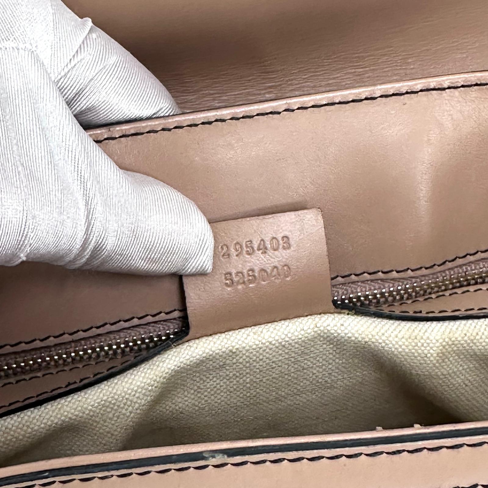 Gucci Borsa a spalla Emily GG Supreme beige rosa cipria con catena