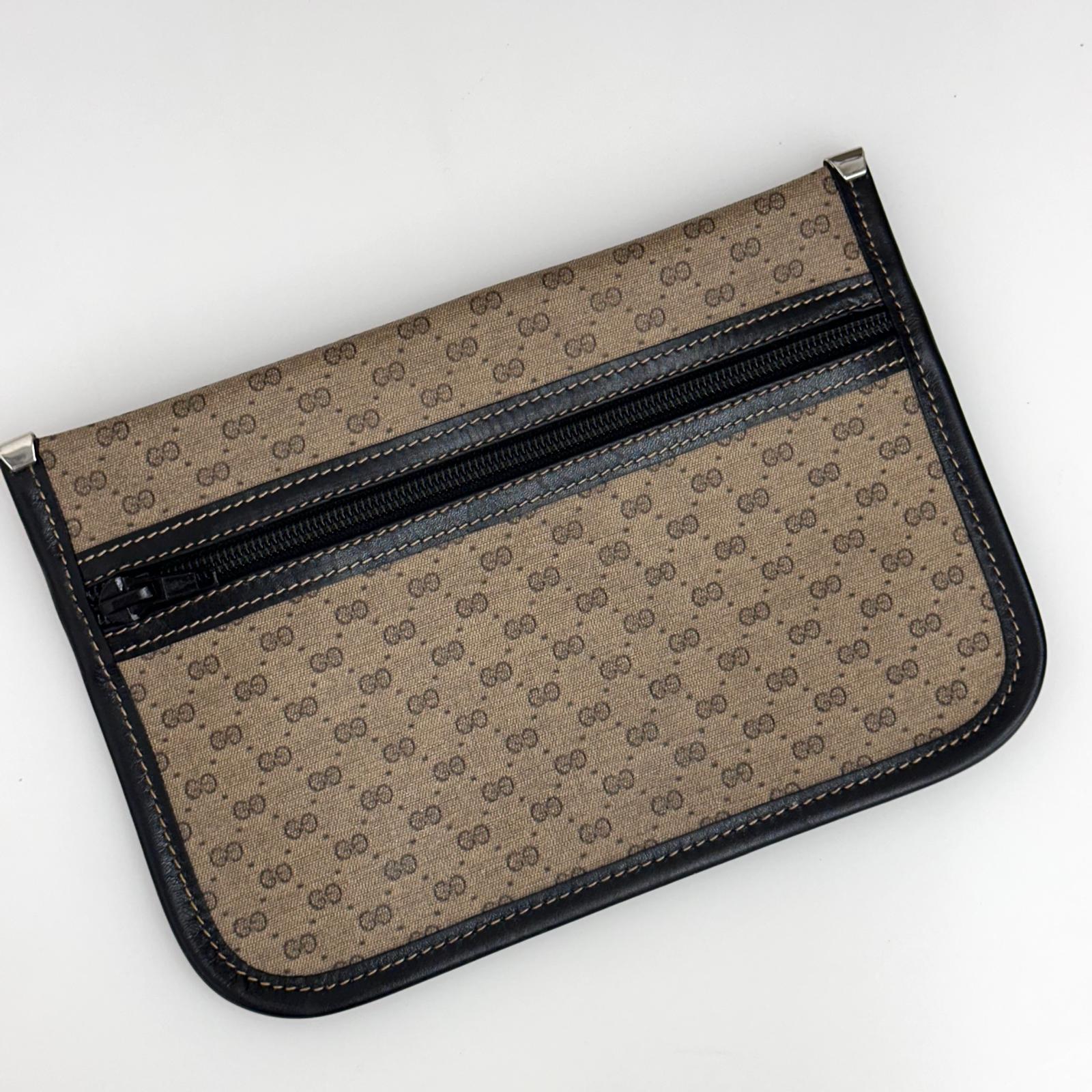 Gucci Borsa a spalla Monogram GG Plus con Web Stripe