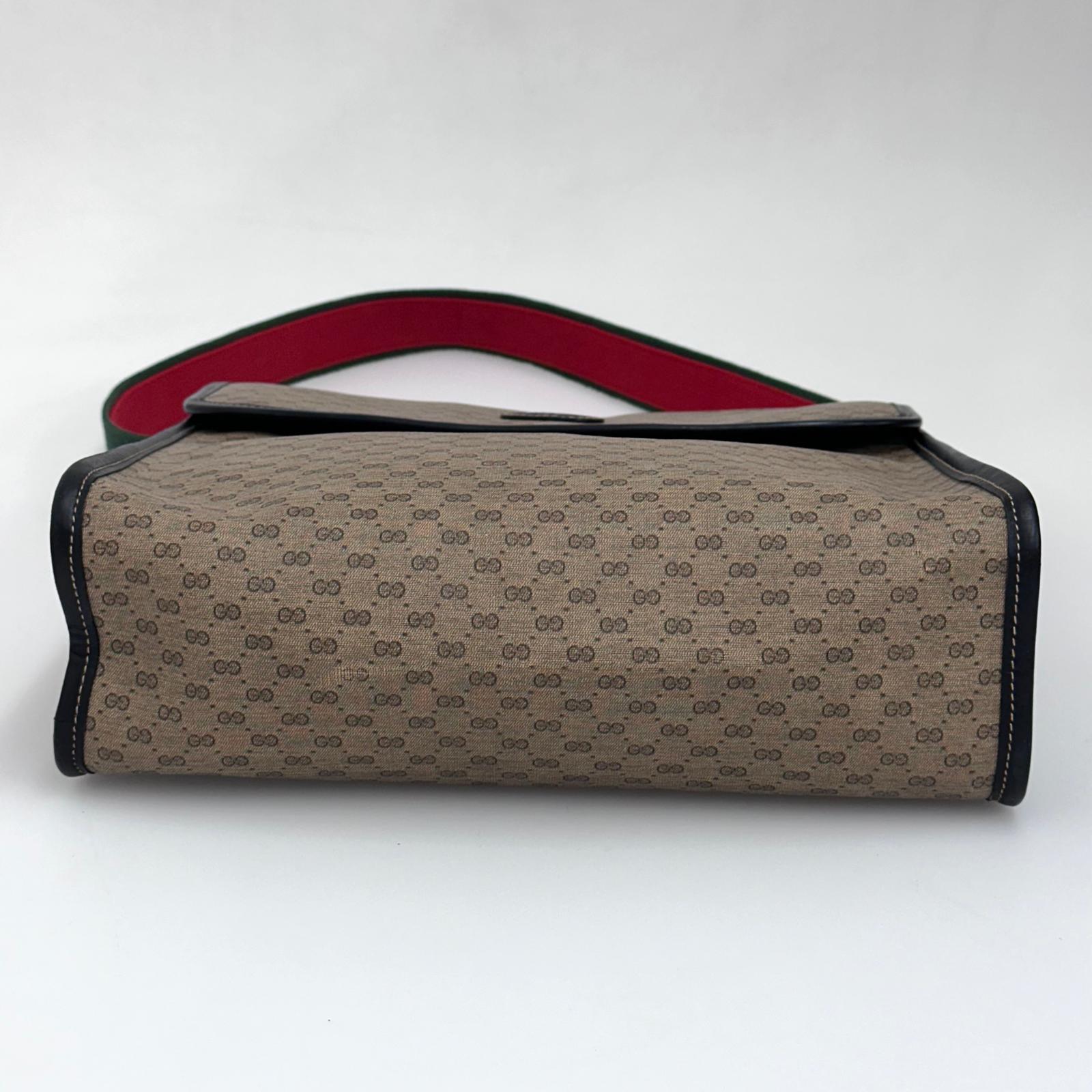 Gucci Borsa a spalla Monogram GG Plus con Web Stripe
