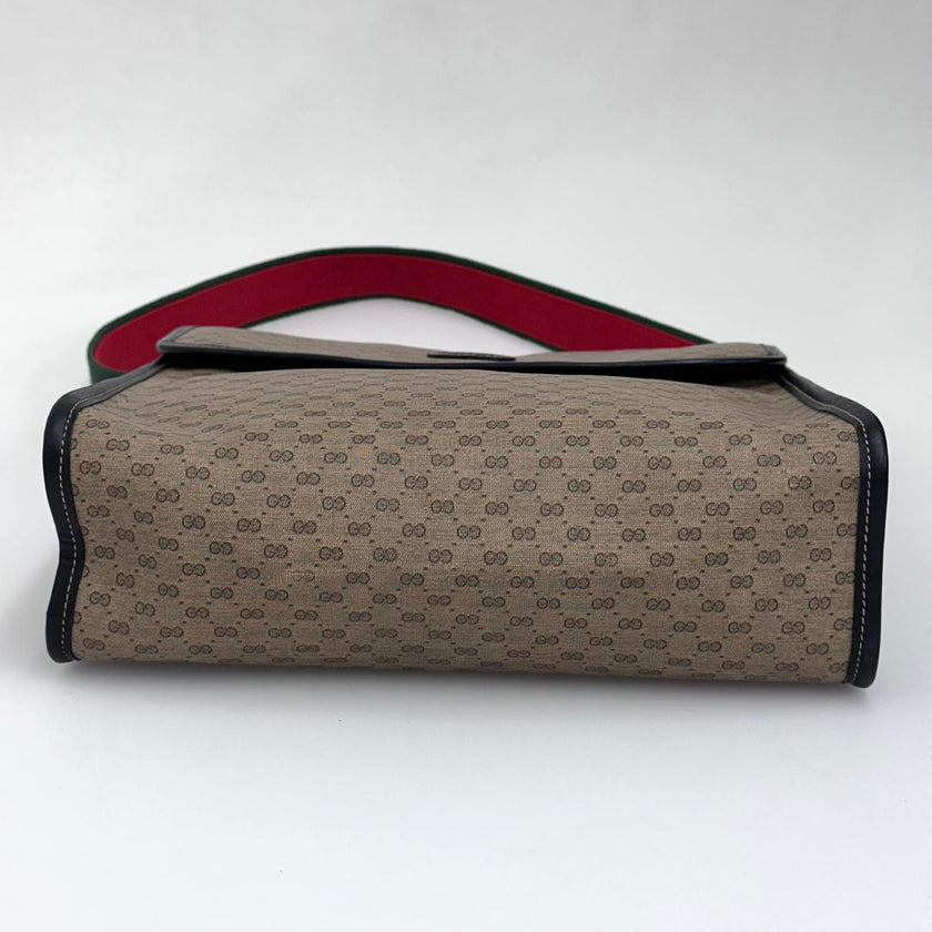 Gucci Borsa a spalla Monogram GG Plus con Web Stripe