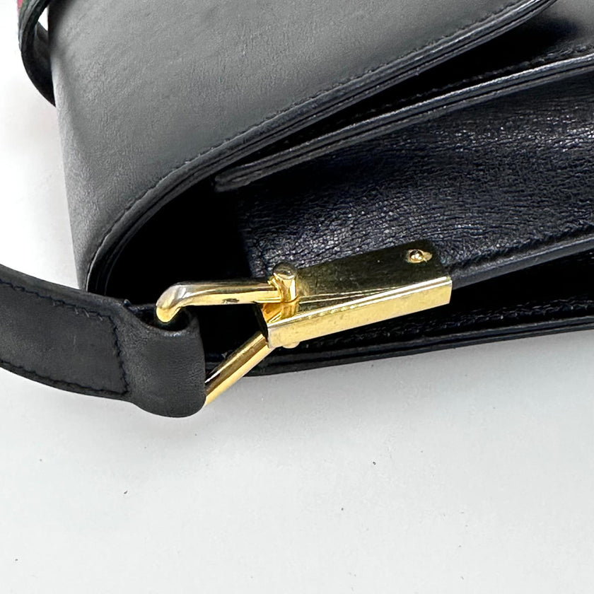 Gucci Borsa a spalla Sylvie vintage in pelle nera con nastro Web