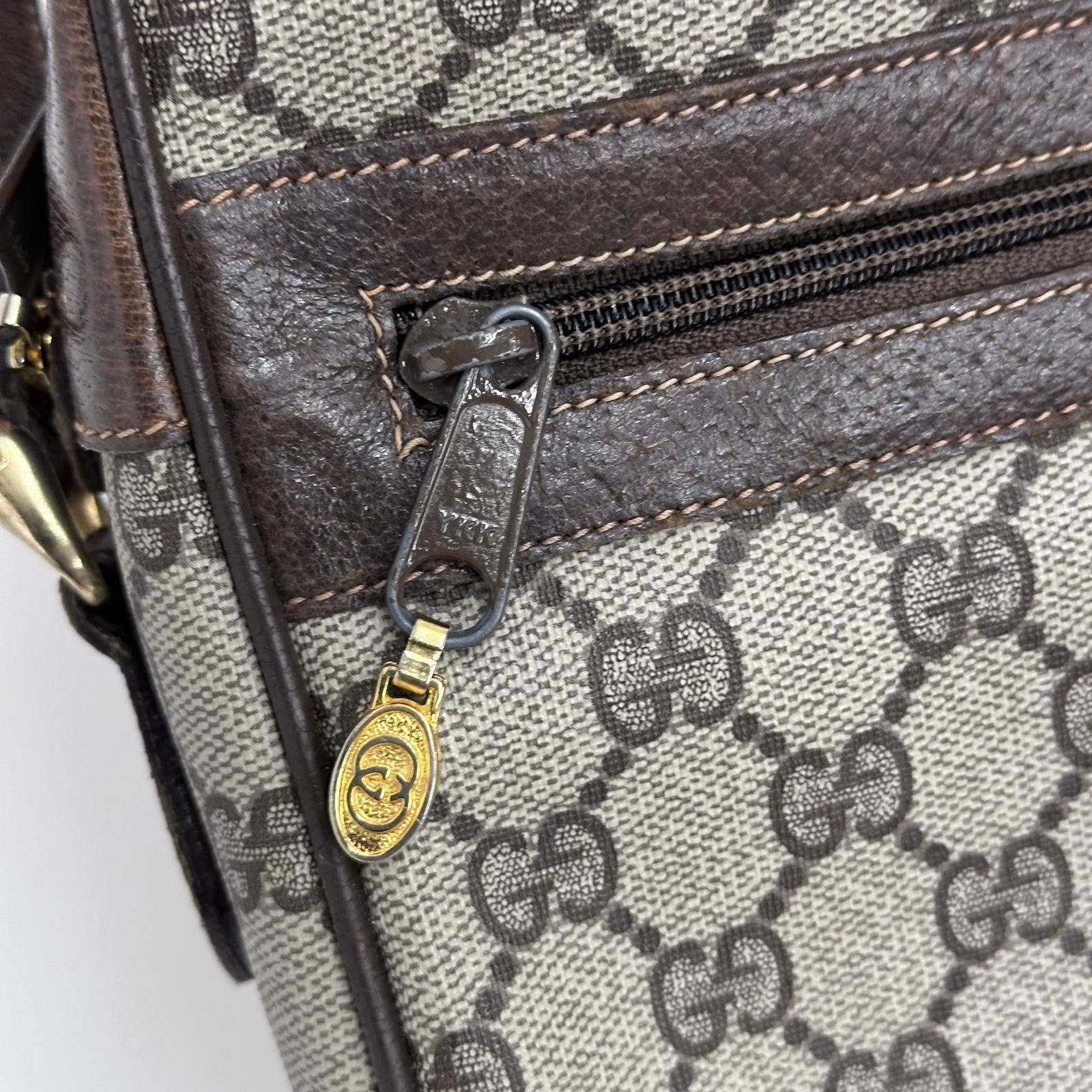 Gucci Borsa a tracolla GG Supreme con banda Web vintage
