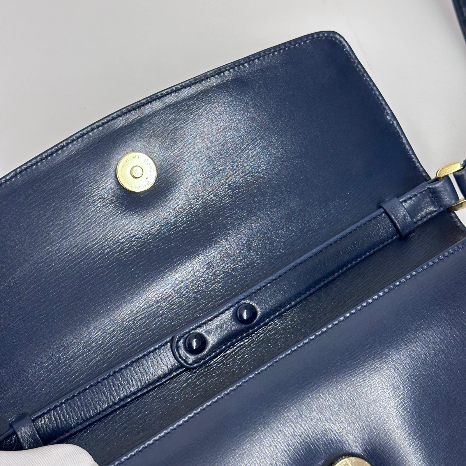 Gucci Borsa a tracolla in pelle blu con logo GG oro anni ‘80