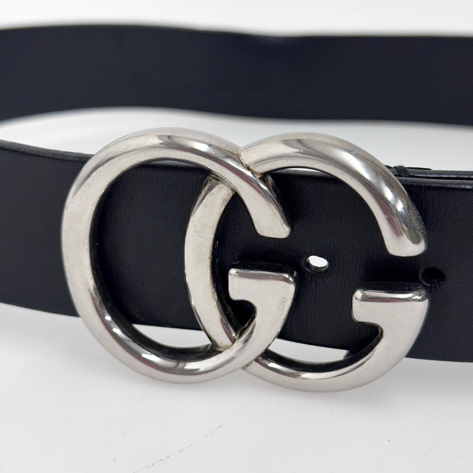 Gucci Cintura GG Marmont in pelle nera con fibbia doppia G argento