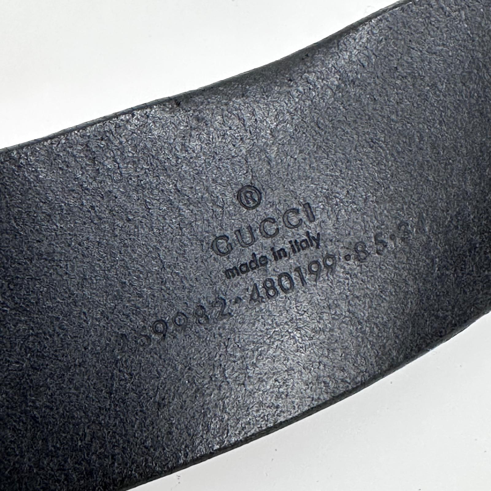 Gucci Cintura GG Marmont in pelle nera con fibbia doppia G argento
