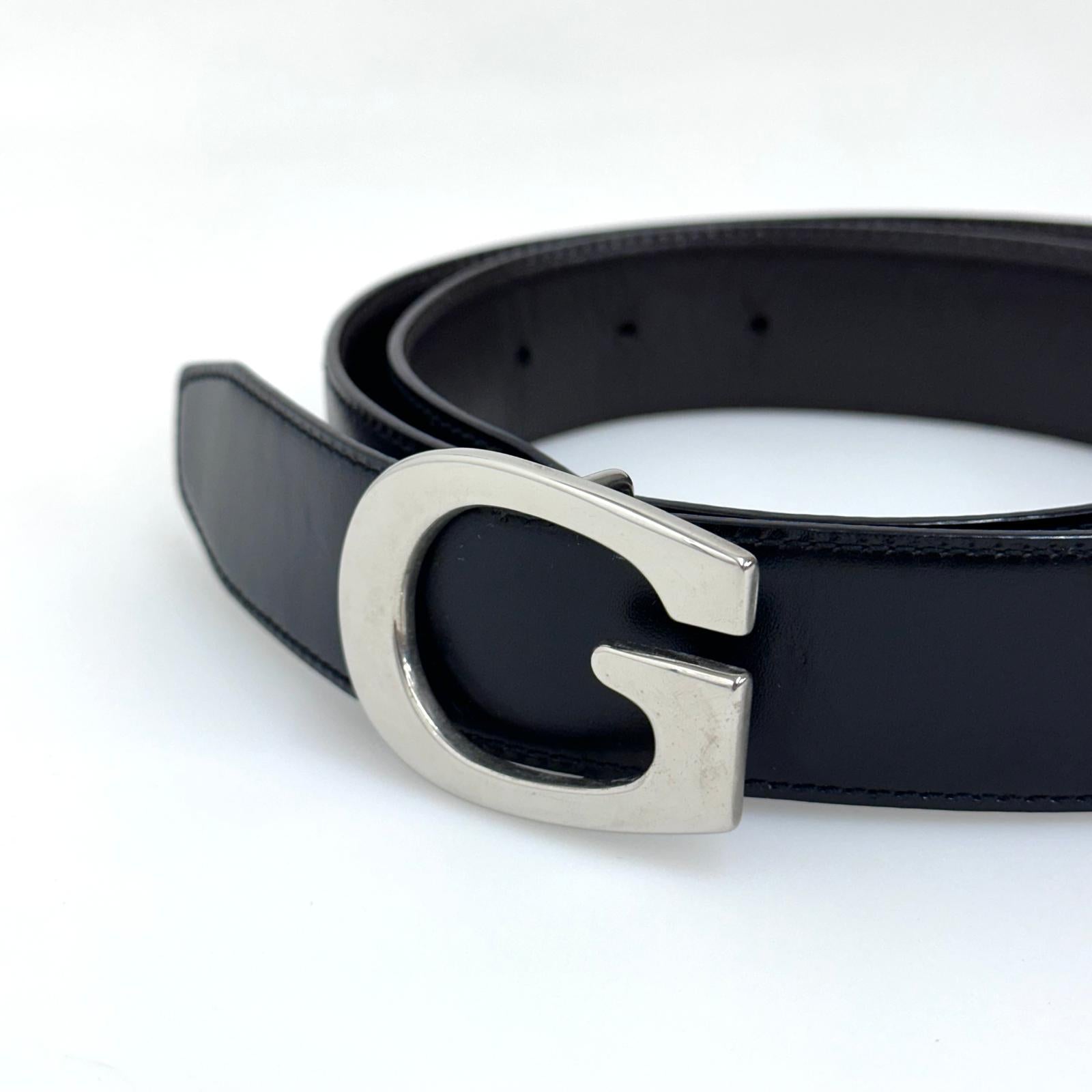 Gucci Cintura in pelle reversibile nera/marrone con fibbia G argento Mis. 80