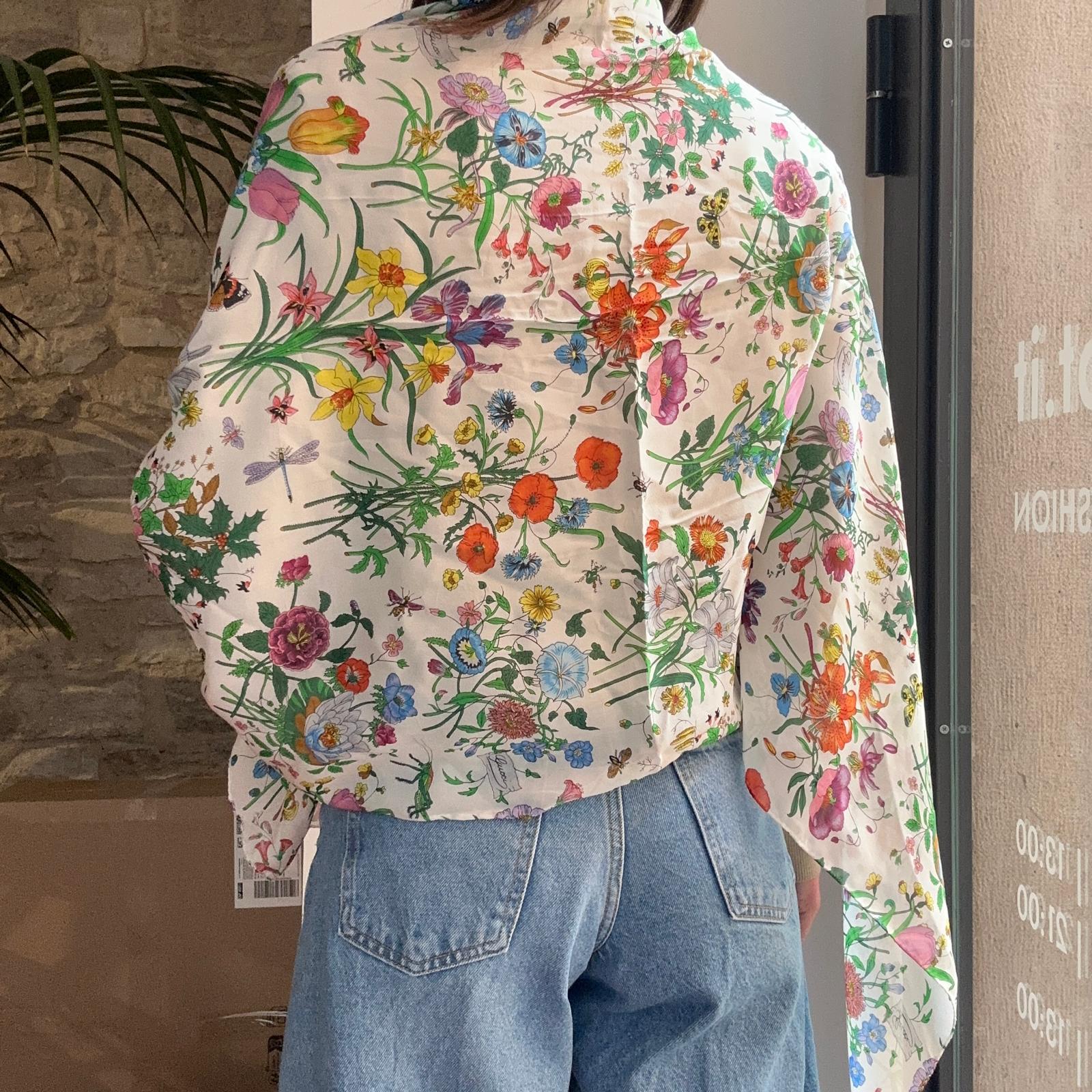 Gucci Foulard Flora in seta bianca con stampa Flora