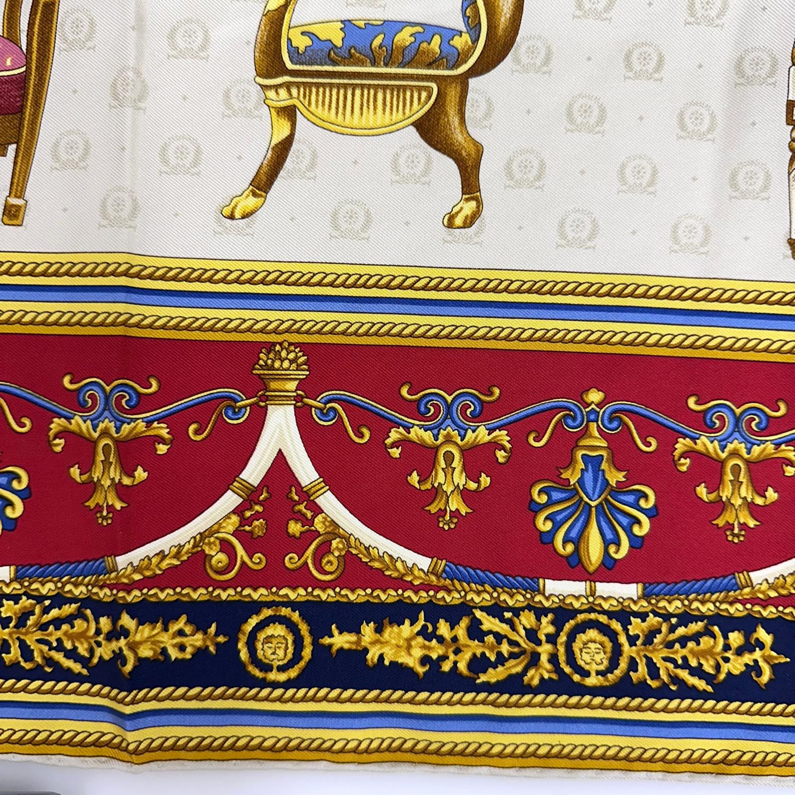 Gucci Foulard in seta con stampa arredi classici 90x90