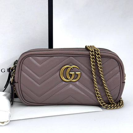Gucci GG Marmont Camera Bag in Pelle Matelassé Rosa Cipria con Catena