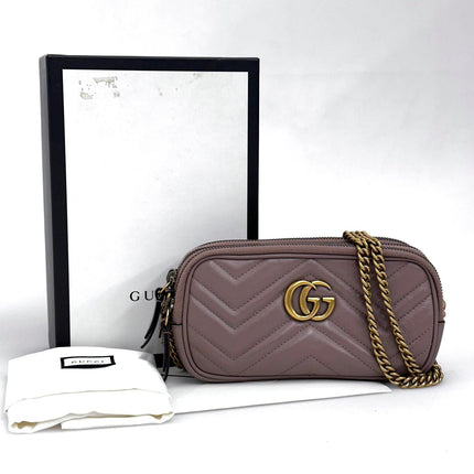 Gucci GG Marmont Camera Bag in Pelle Matelassé Rosa Cipria con Catena