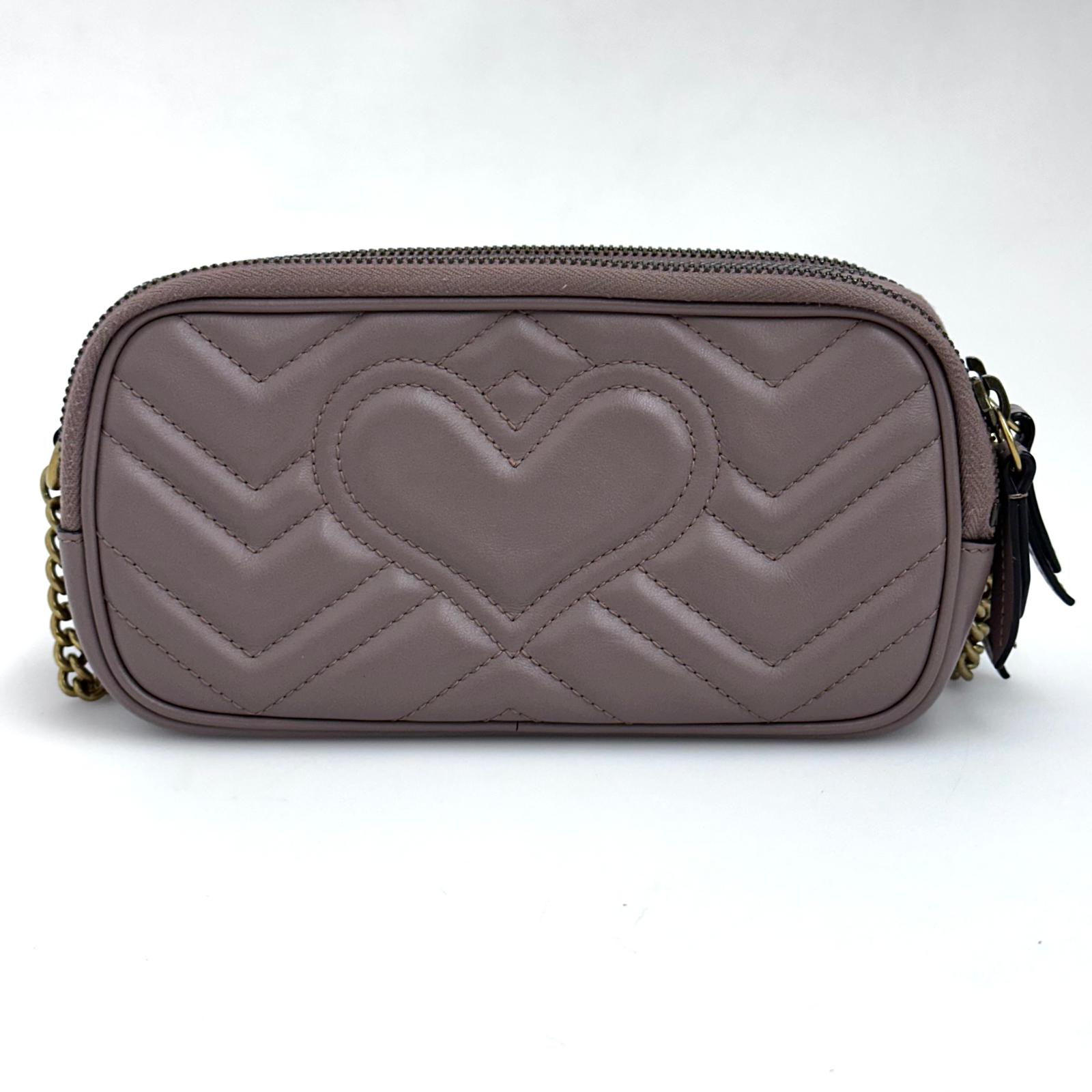Gucci GG Marmont Camera Bag in Pelle Matelassé Rosa Cipria con Catena