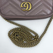 Gucci GG Marmont Camera Bag in Pelle Matelassé Rosa Cipria con Catena