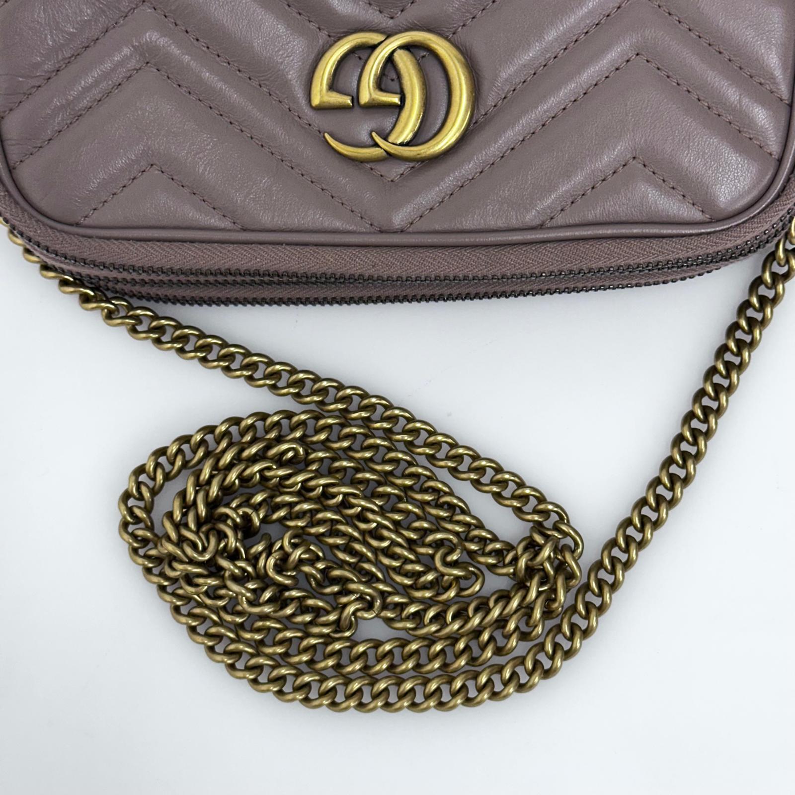 Gucci GG Marmont Camera Bag in Pelle Matelassé Rosa Cipria con Catena