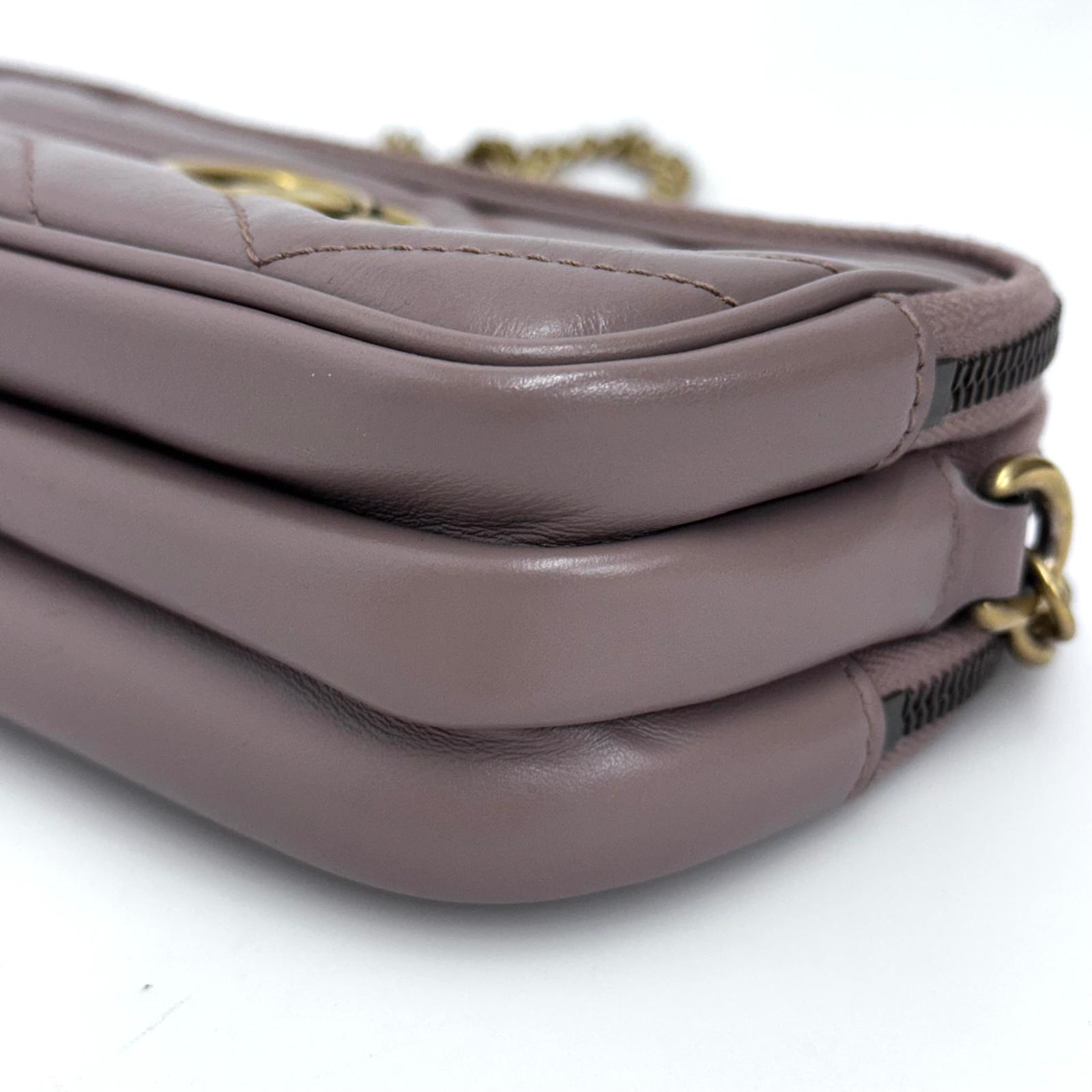 Gucci GG Marmont Camera Bag in Pelle Matelassé Rosa Cipria con Catena