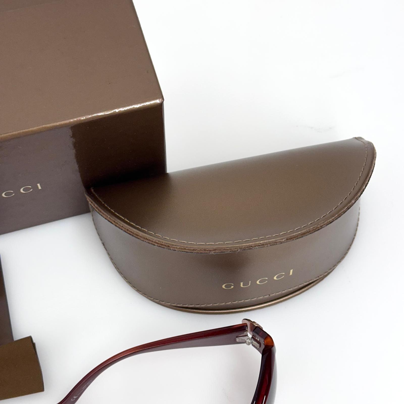 Gucci Occhiali da Sole Bordeaux con Medaglione Crest