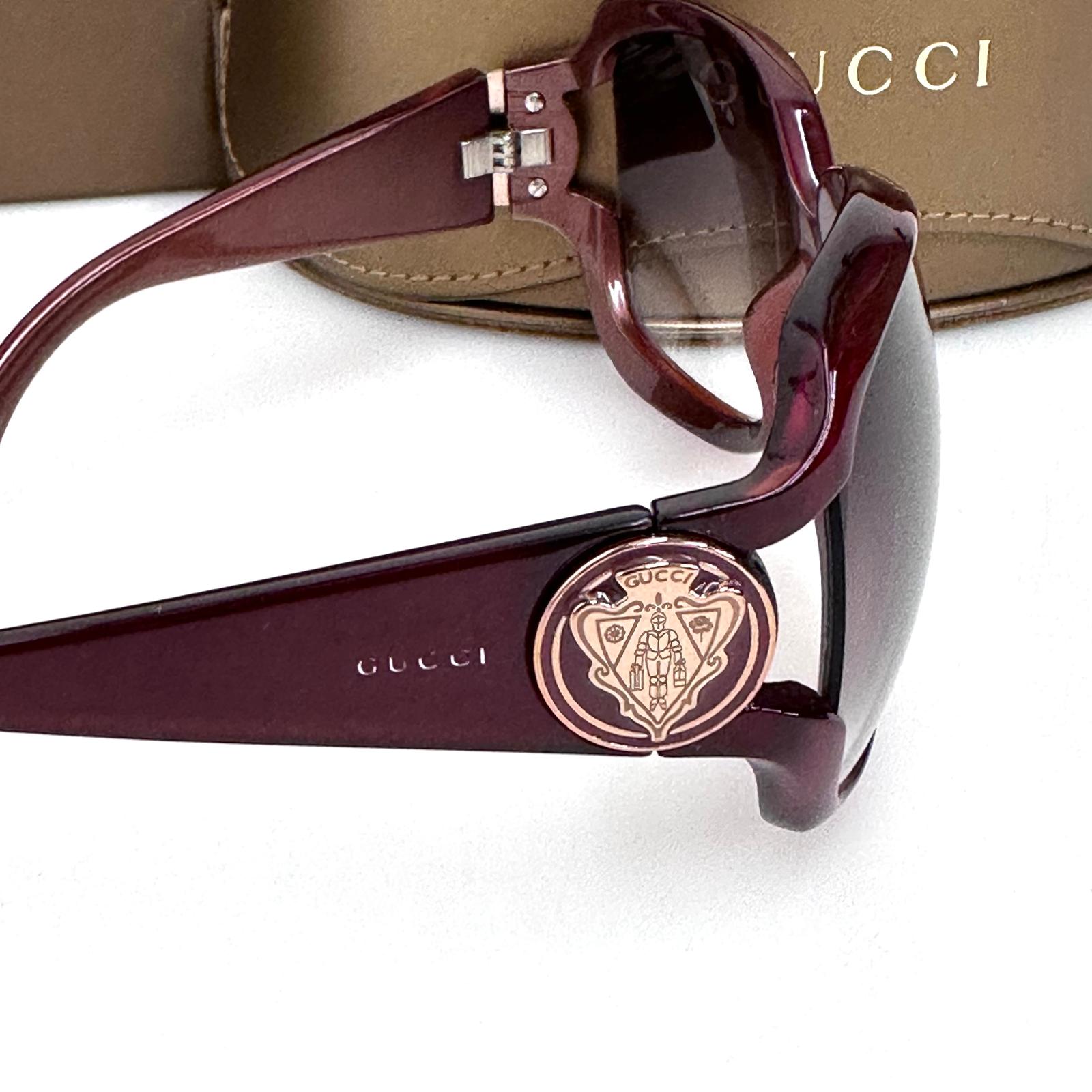 Gucci Occhiali da Sole Bordeaux con Medaglione Crest
