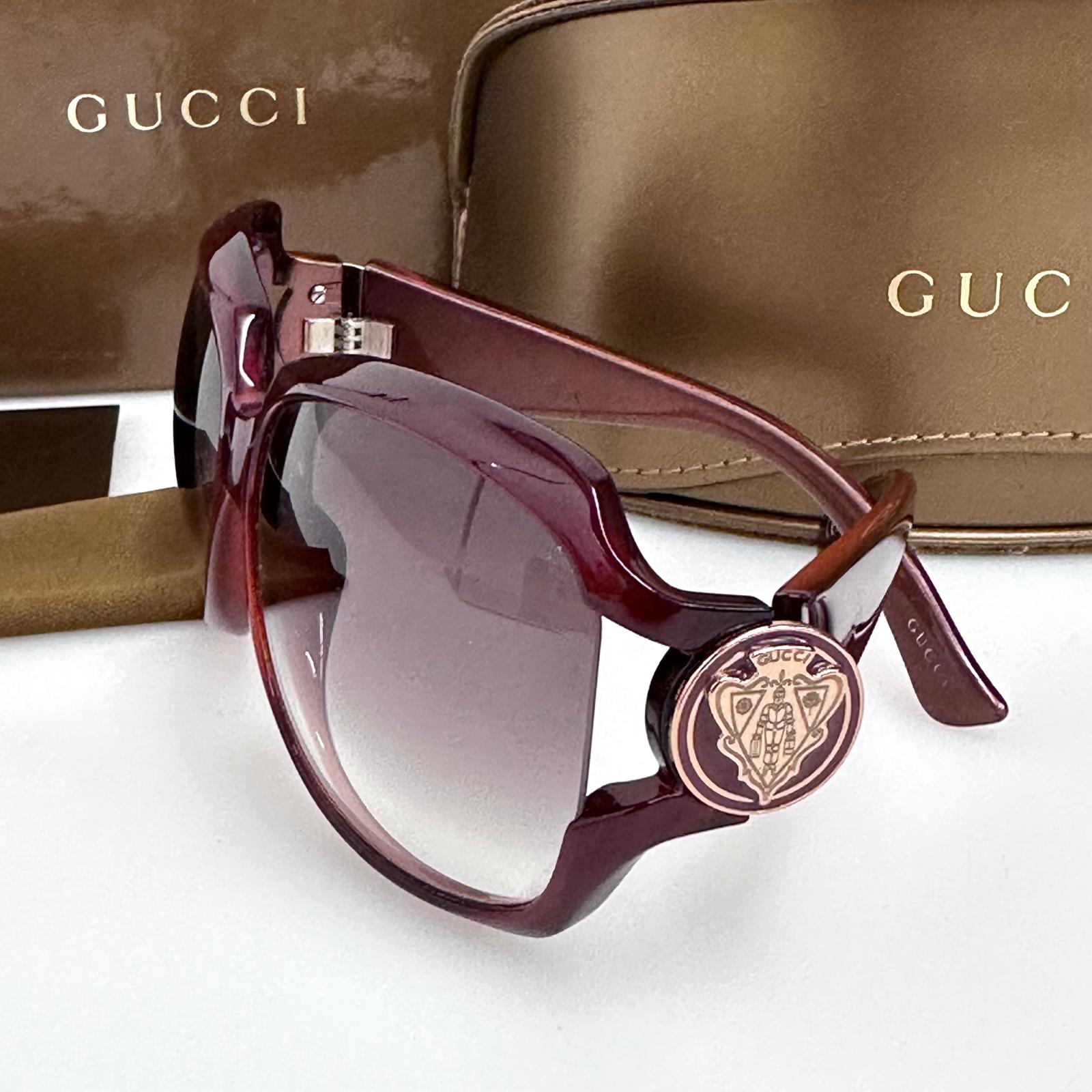 Gucci Occhiali da Sole Bordeaux con Medaglione Crest