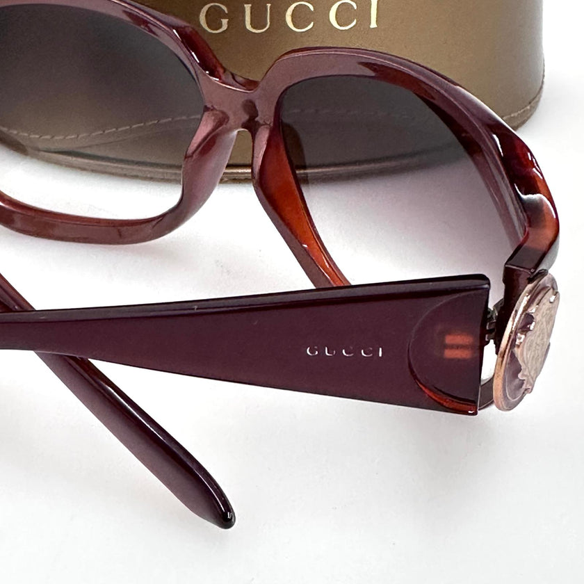 Gucci Occhiali da Sole Bordeaux con Medaglione Crest